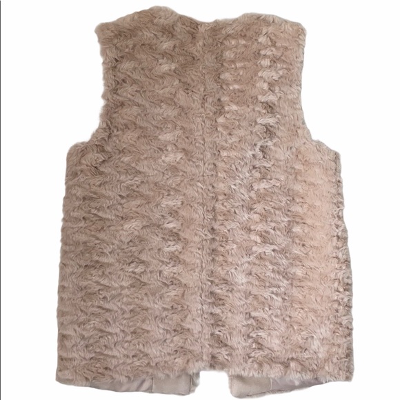 Forever 21 Women’s Faux Fur Vest Small - Picture 5 of 10